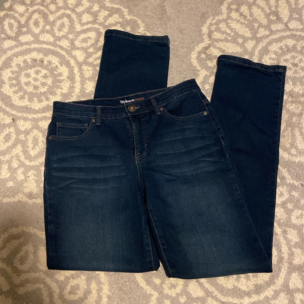 Women’s Stretch Style & co Jeans Size 4 Dark blue